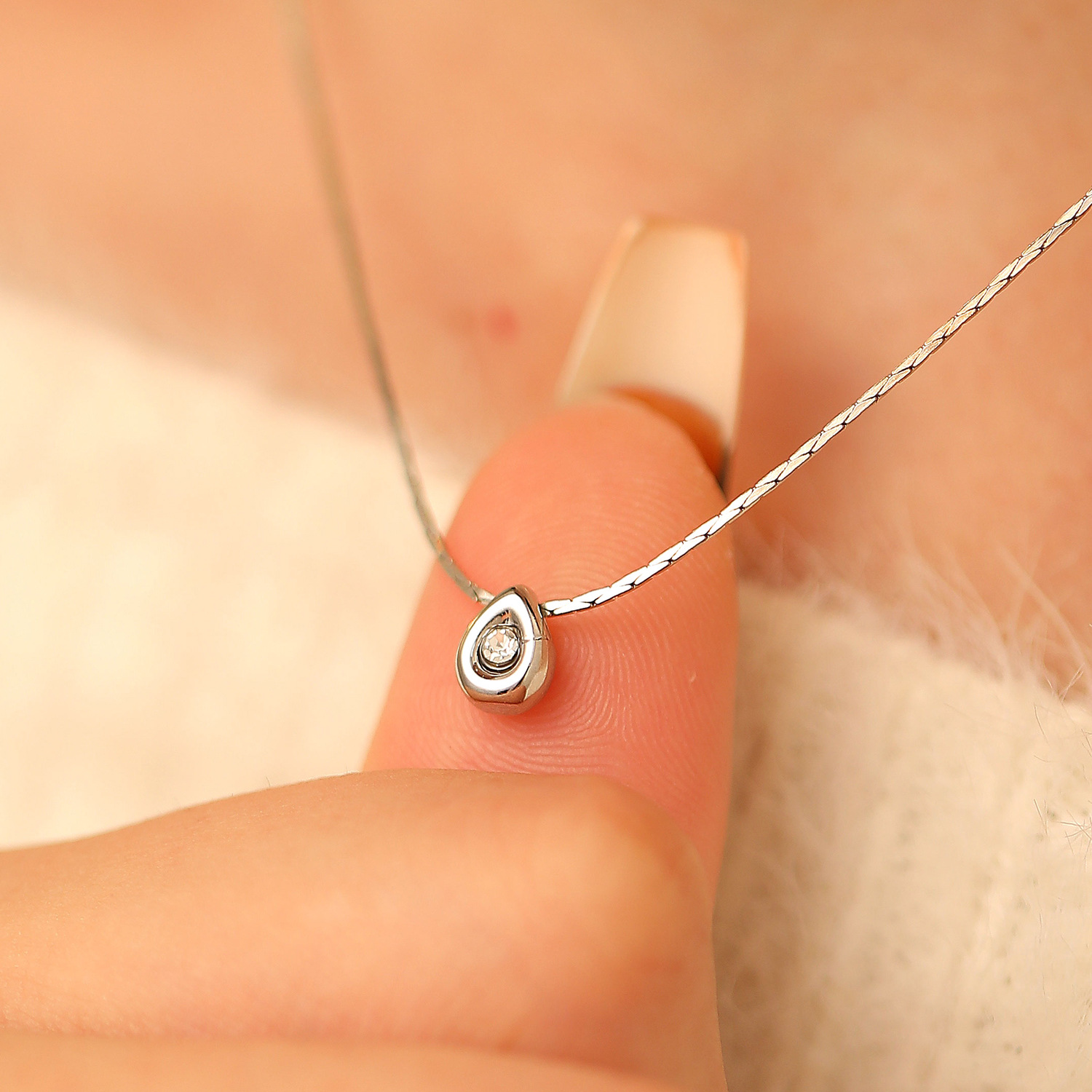 Einfache Modische Wassertropfe – Pearl Trim Chain Bewertung und Preis